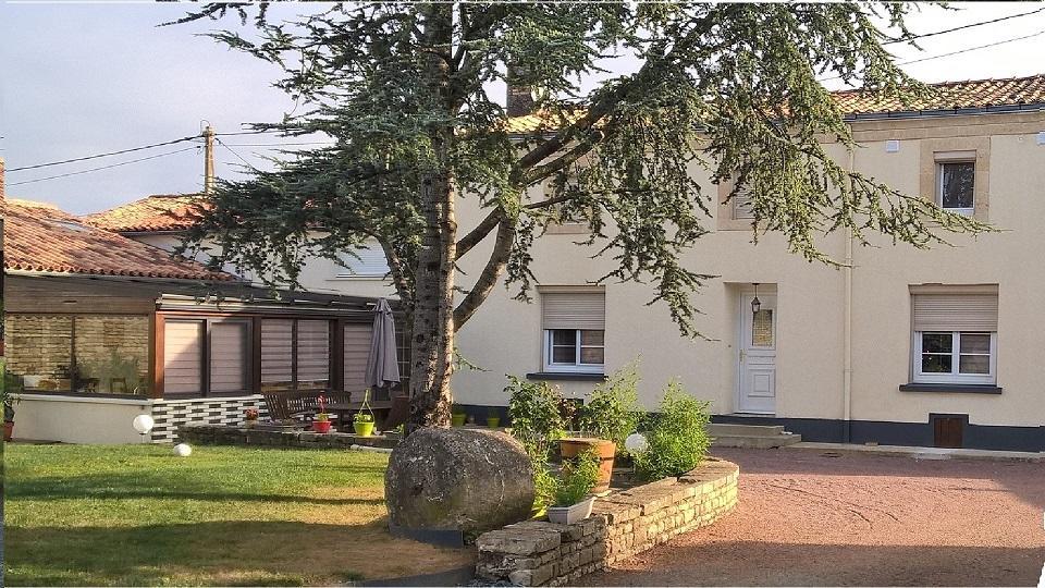 مبيت وإفطار Saint-Pompain Entre Marais Et Gatine المظهر الخارجي الصورة
